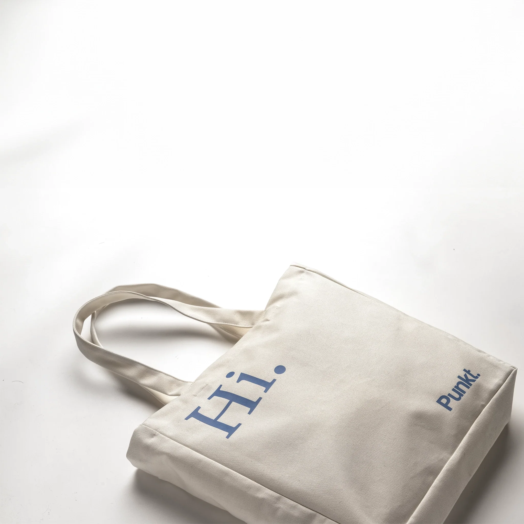 Punkt. Tote Bag with Message ‘Hi. Nothing to hide. Plenty to withhold’ - Image 4